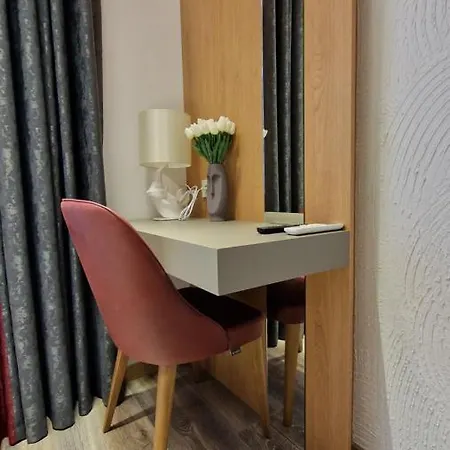 Fs - Family In The Center Of *