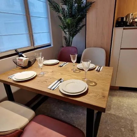 Apartman Fs Varna Central Deluxe 2-Bedroom Suite Near Sea Garden Várna